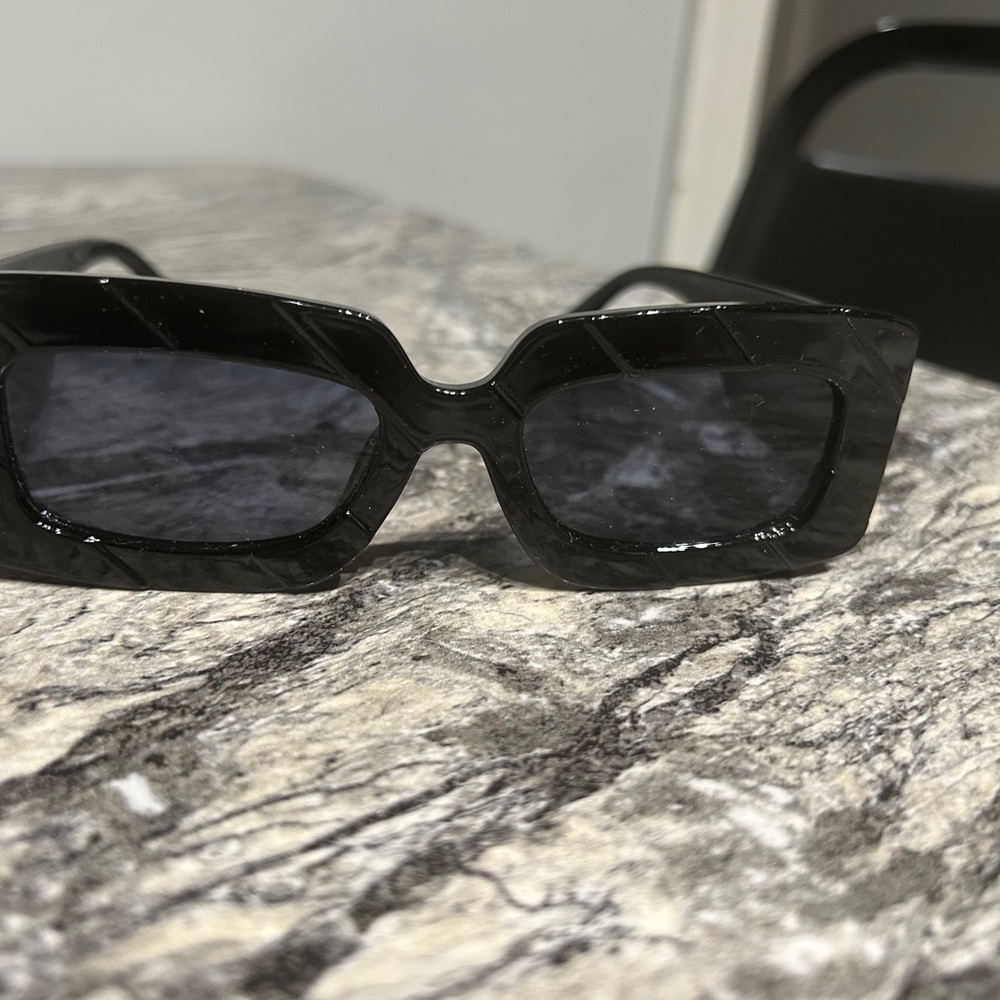 Black Rectangular Sunglasses - image 2
